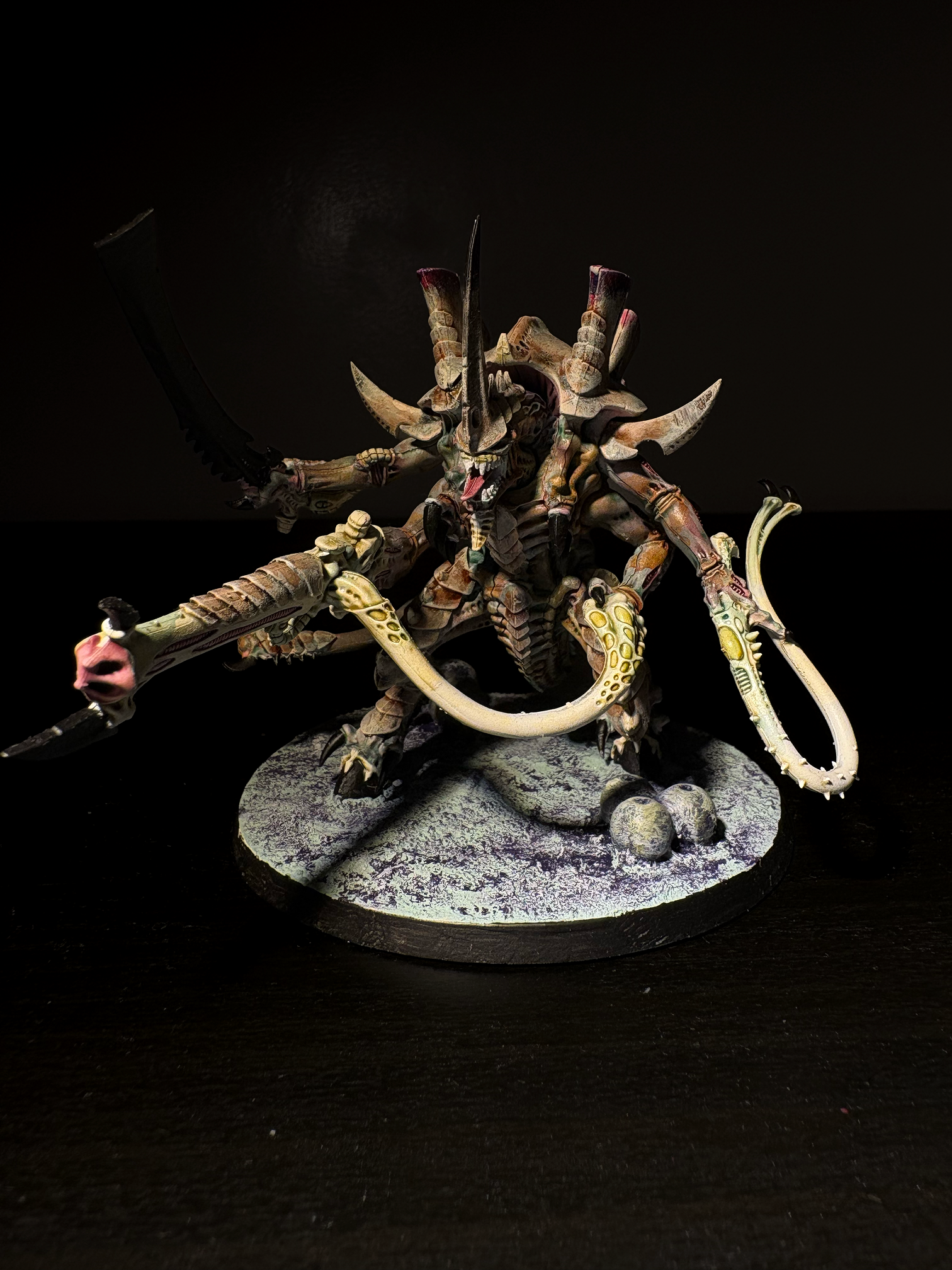 Hive tyrant with scything talons